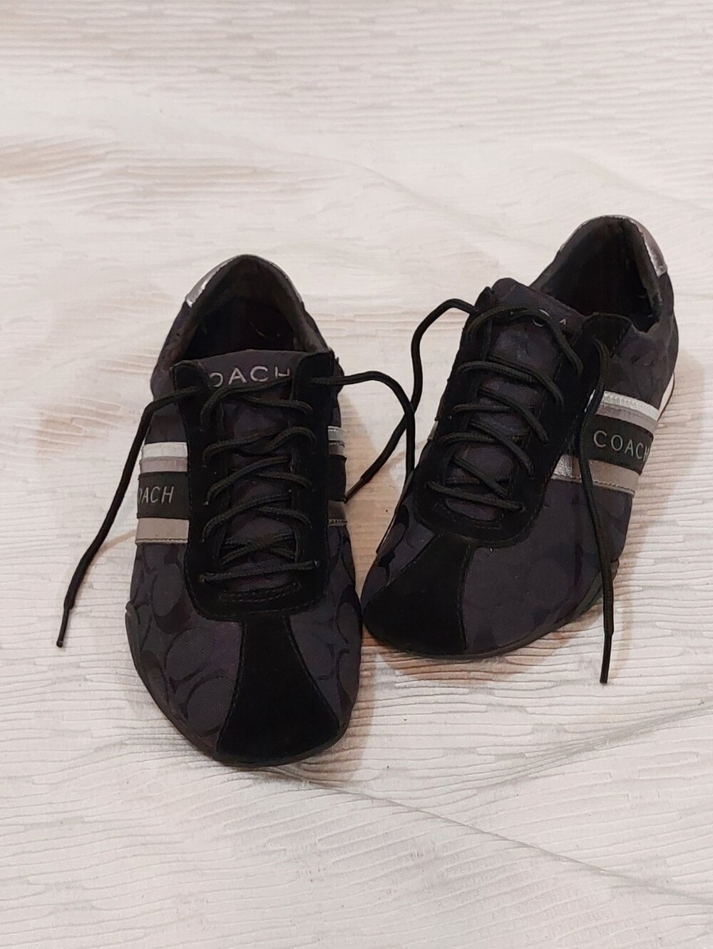 Y2K Coach Black Sneakers with Silver Stripes Size 8.5